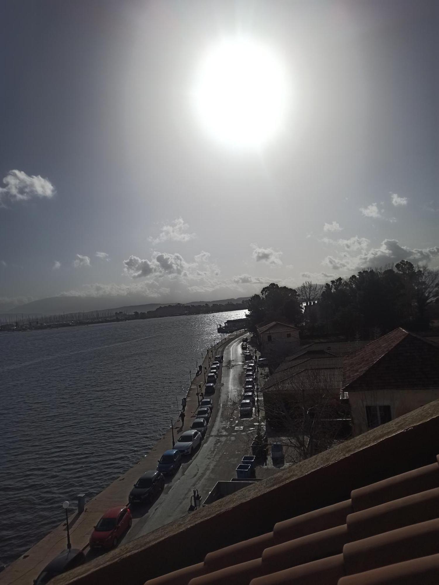 Ab -15 Meters Over The Sea Apartment *